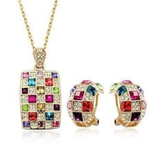  Luxury Earrings & Pendant Set